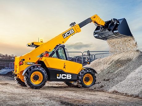 JCB 525-60 Telehandler unloading its shovel
