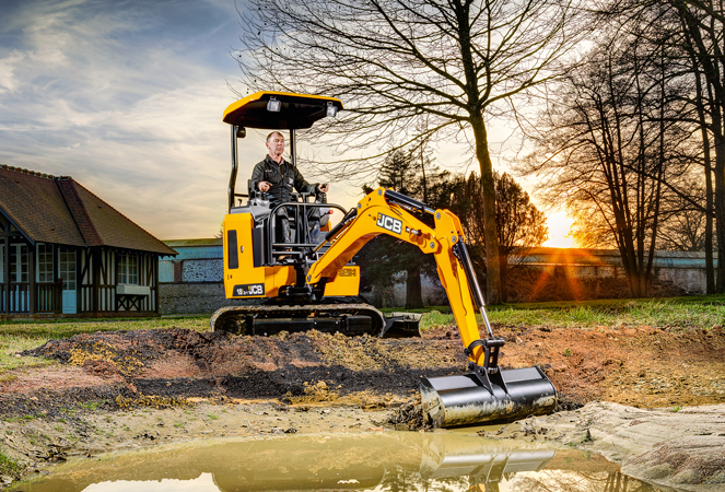 18Z-1 Mini Excavator excavating pond