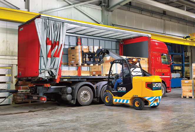 JCB TLT30-19E loading into a lorry