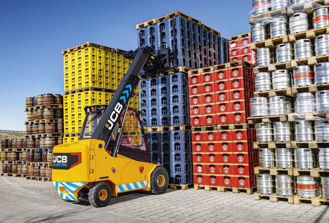 JCB TLT35-22E Industrial Forklift lifting a pallet of beer
