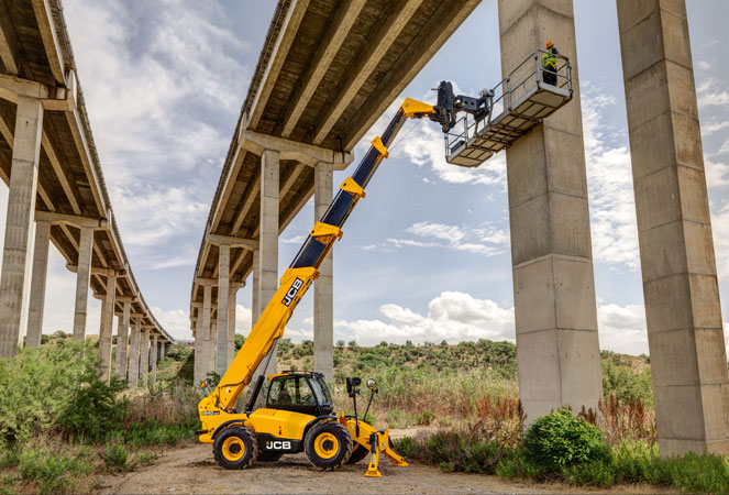 JCB 540-200 Telehandler with a manplatform