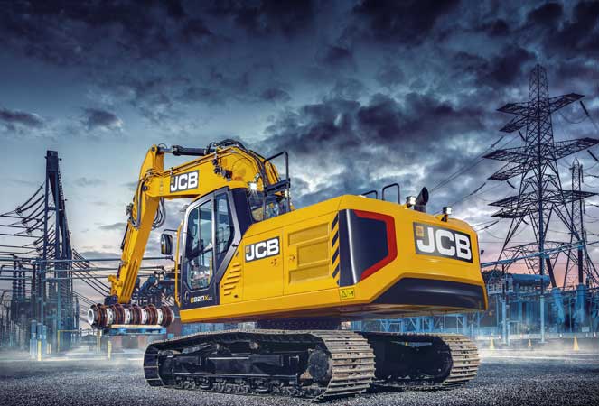 JCB 220X Tracked Excavator lifting an attachment on a pallet