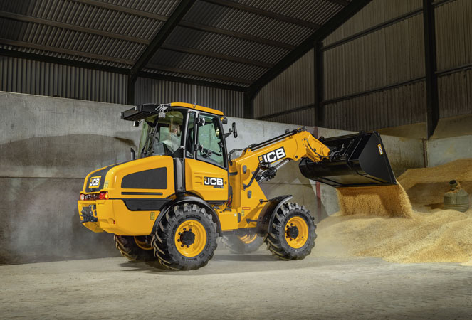 JCB TM420 unloading shovel